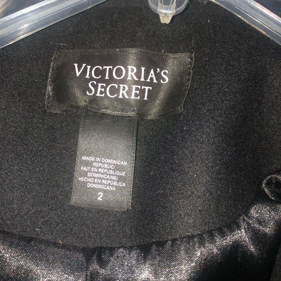 Women’s coat size 2. Peplum detail Can be worn with or without belt. - Picture 3 of 4